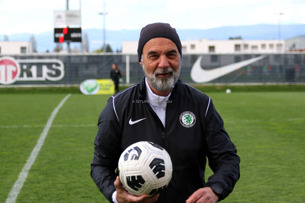 Sturm Damen - Innsbruck Frauen
OEFB Frauen Bundesliga, 13. Runde, SK Sturm Graz Damen - FC Wacker Innsbruck Frauen, Trainingszentrum Messendorf, Graz, 14.04.2022. 

Foto zeigt Josef Glauninger (Betreuer Sturm Damen)
