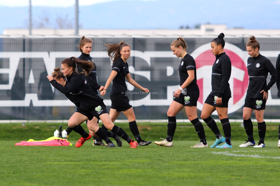 Sturm Damen - Innsbruck Frauen
OEFB Frauen Bundesliga, 13. Runde, SK Sturm Graz Damen - FC Wacker Innsbruck Frauen, Trainingszentrum Messendorf, Graz, 14.04.2022. 

Foto zeigt die Mannschaft der Sturm Damen
