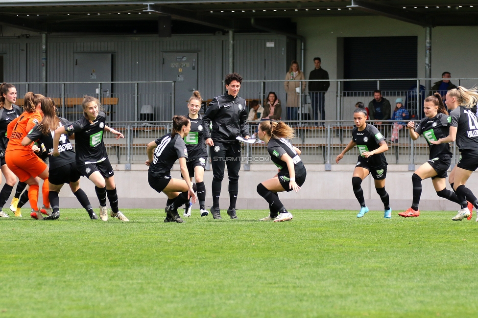 Sturm Damen - Innsbruck Frauen
OEFB Frauen Bundesliga, 13. Runde, SK Sturm Graz Damen - FC Wacker Innsbruck Frauen, Trainingszentrum Messendorf, Graz, 14.04.2022. 

Foto zeigt die Mannschaft der Sturm Damen
