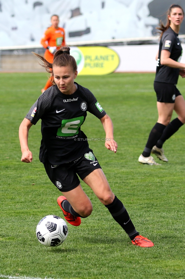 Sturm Damen - Innsbruck Frauen
OEFB Frauen Bundesliga, 13. Runde, SK Sturm Graz Damen - FC Wacker Innsbruck Frauen, Trainingszentrum Messendorf, Graz, 14.04.2022. 

Foto zeigt Annabel Schasching (Sturm Damen)
