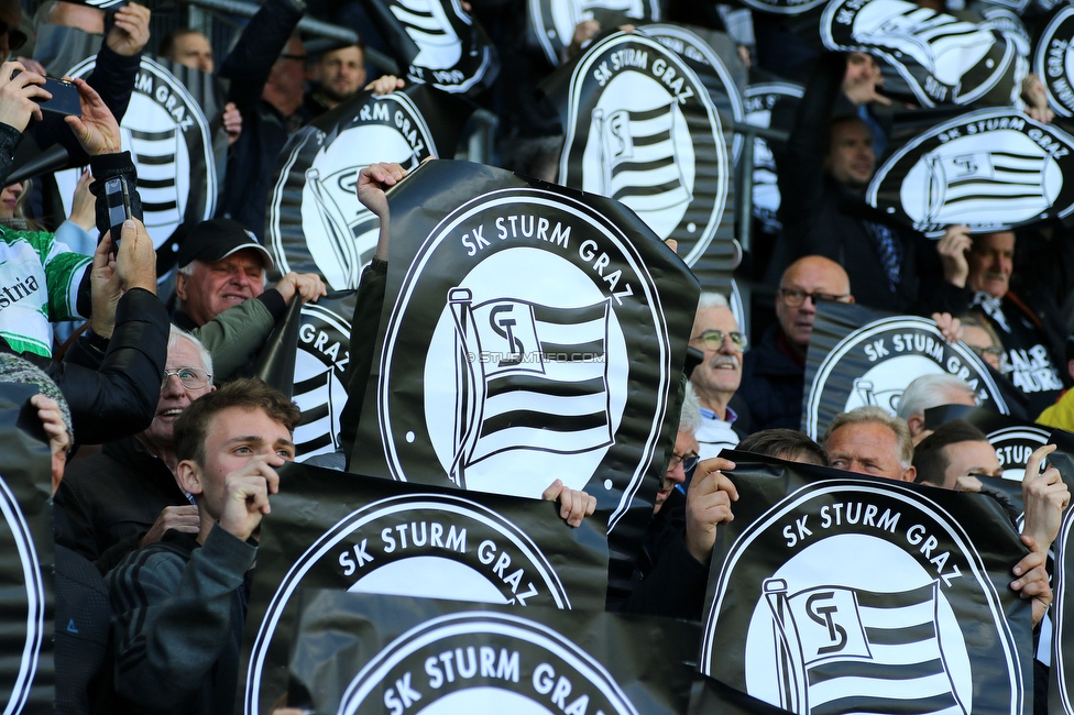 Sturm Graz - Rapid Wien
Oesterreichische Fussball Bundesliga, 27. Runde, SK Sturm Graz - SK Rapid Wien, Stadion Liebenau Graz, 17.04.2022. 

Foto zeigt Fans von Sturm mit einer Choreografie
