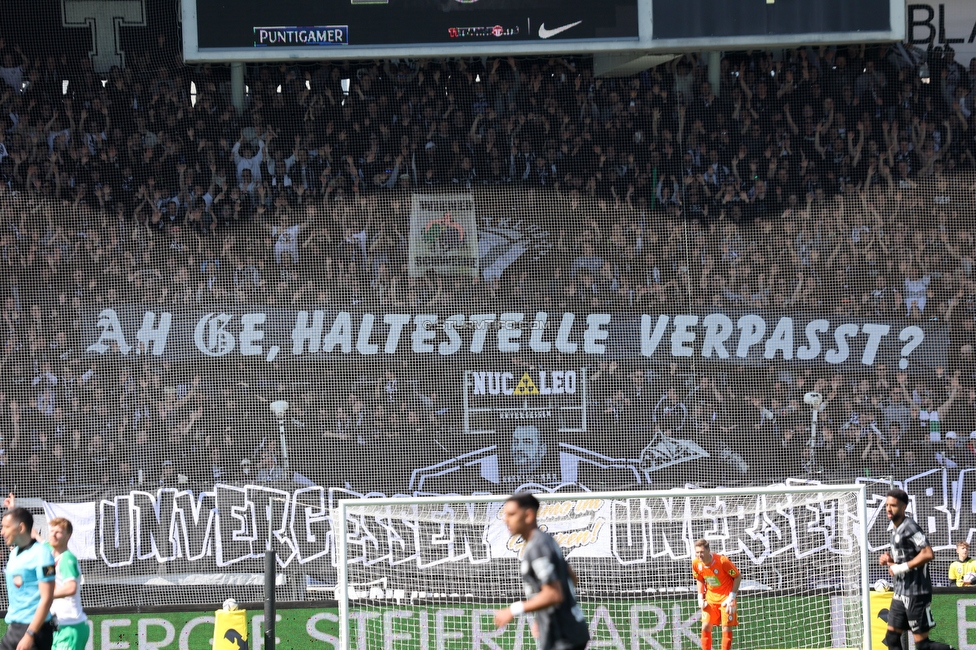 Sturm Graz - Rapid Wien
Oesterreichische Fussball Bundesliga, 27. Runde, SK Sturm Graz - SK Rapid Wien, Stadion Liebenau Graz, 17.04.2022. 

Foto zeigt Fans von Sturm mit einem Spruchband
