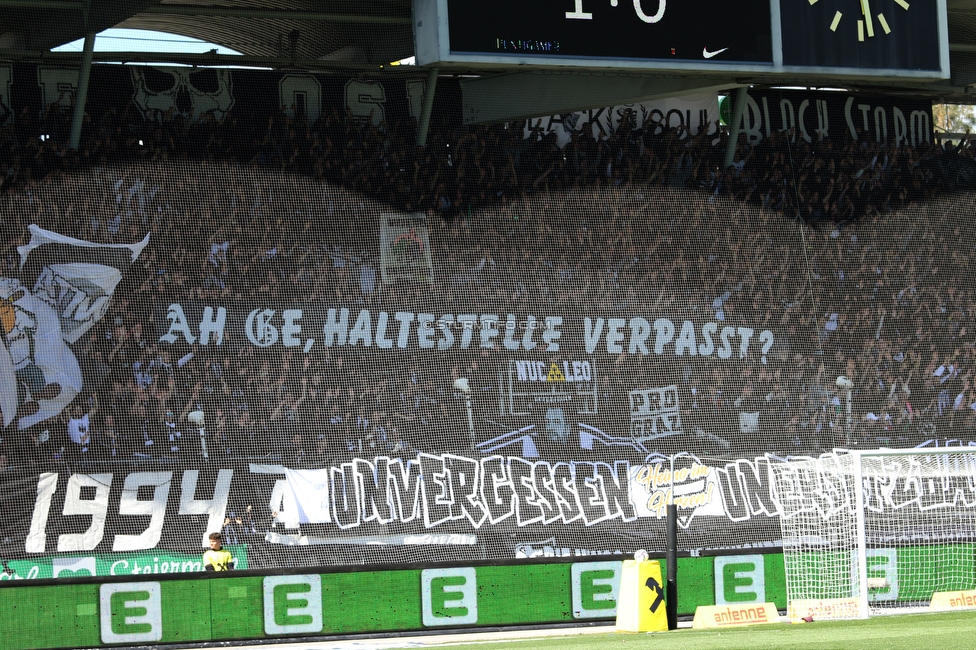 Sturm Graz - Rapid Wien
Oesterreichische Fussball Bundesliga, 27. Runde, SK Sturm Graz - SK Rapid Wien, Stadion Liebenau Graz, 17.04.2022. 

Foto zeigt Fans von Sturm mit einem Spruchband
