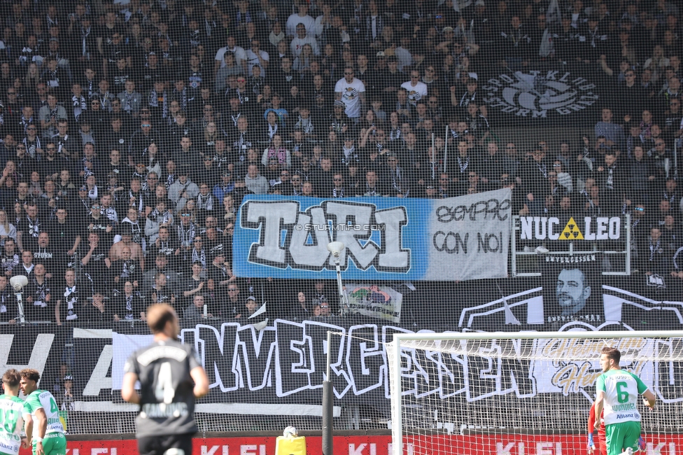 Sturm Graz - Rapid Wien
Oesterreichische Fussball Bundesliga, 27. Runde, SK Sturm Graz - SK Rapid Wien, Stadion Liebenau Graz, 17.04.2022. 

Foto zeigt Fans von Sturm mit einem Spruchband
Schlüsselwörter: brigata