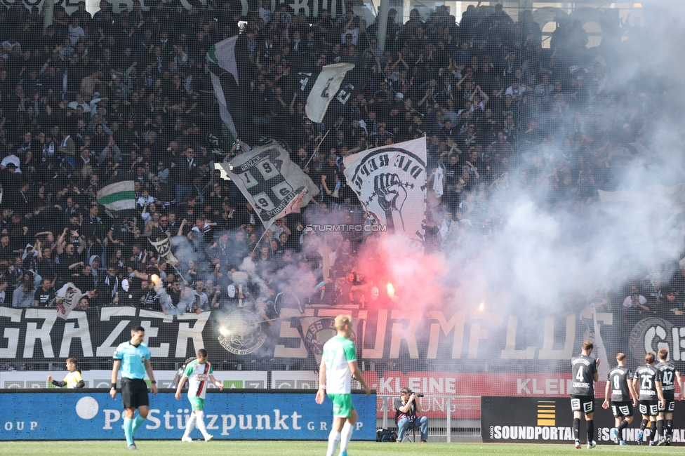 Sturm Graz - Rapid Wien
Oesterreichische Fussball Bundesliga, 27. Runde, SK Sturm Graz - SK Rapid Wien, Stadion Liebenau Graz, 17.04.2022. 

Foto zeigt Fans von Sturm
Schlüsselwörter: pyrotechnik sturmflut