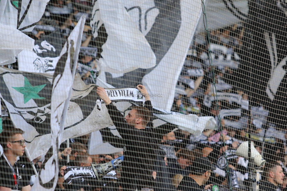 Sturm Graz - Rapid Wien
Oesterreichische Fussball Bundesliga, 27. Runde, SK Sturm Graz - SK Rapid Wien, Stadion Liebenau Graz, 17.04.2022. 

Foto zeigt Fans von Sturm
Schlüsselwörter: jewels schals