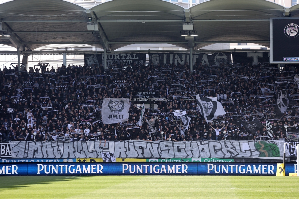 Sturm Graz - Rapid Wien
Oesterreichische Fussball Bundesliga, 27. Runde, SK Sturm Graz - SK Rapid Wien, Stadion Liebenau Graz, 17.04.2022. 

Foto zeigt Fans von Sturm mit einem Spruchband
Schlüsselwörter: schoeckl schals