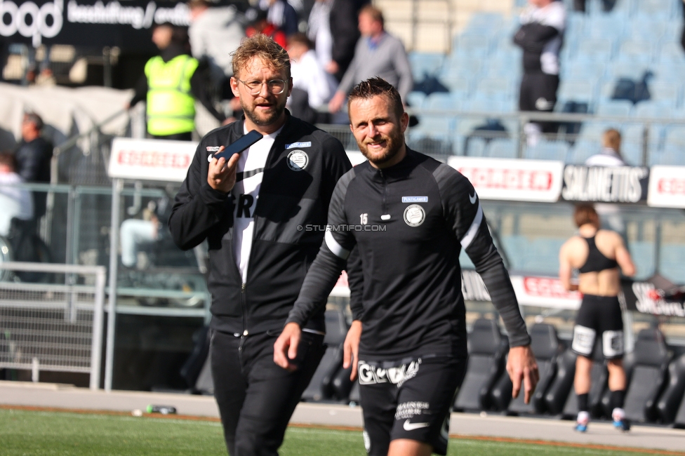 Sturm Graz - Rapid Wien
Oesterreichische Fussball Bundesliga, 27. Runde, SK Sturm Graz - SK Rapid Wien, Stadion Liebenau Graz, 17.04.2022. 

Foto zeigt Walter Wenegger (Pressesprecher Sturm) und Jakob Jantscher (Sturm)
