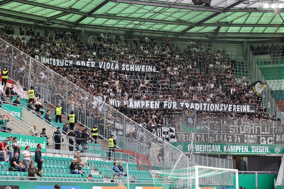 Rapid Wien - Sturm Graz
Oesterreichische Fussball Bundesliga, 28. Runde, SK Rapid Wien - SK Sturm Graz, Weststadion Wien, 24.04.2022. 

Foto zeigt Fans von Sturm mit einem Spruchband
