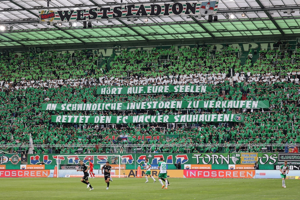 Rapid Wien - Sturm Graz
Oesterreichische Fussball Bundesliga, 28. Runde, SK Rapid Wien - SK Sturm Graz, Weststadion Wien, 24.04.2022. 

Foto zeigt Fans von Rapid mit einem Spruchband
