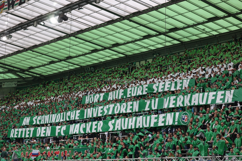 Rapid Wien - Sturm Graz
Oesterreichische Fussball Bundesliga, 28. Runde, SK Rapid Wien - SK Sturm Graz, Weststadion Wien, 24.04.2022. 

Foto zeigt Fans von Rapid mit einem Spruchband
