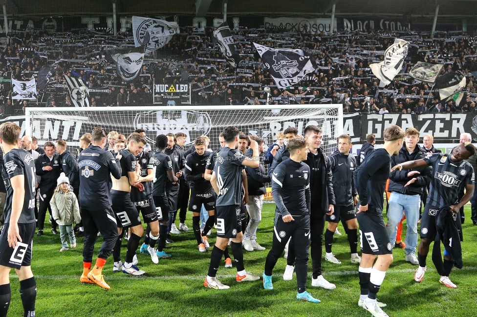 Sturm Graz - RB Salzburg
Oesterreichische Fussball Bundesliga, 29. Runde, SK Sturm Graz - FC RB Salzburg, Stadion Liebenau Graz, 27.04.2022. 

Foto zeigt die Mannschaft von Sturm und Fans von Sturm
Schlüsselwörter: jubel schals