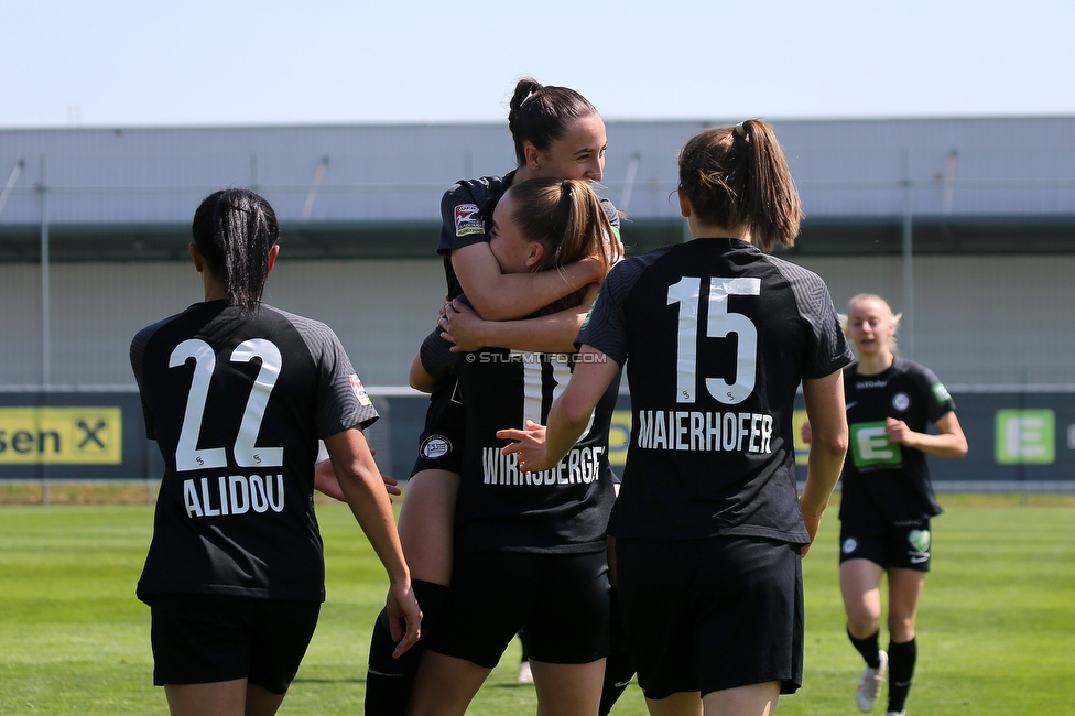 Sturm Damen - Bergheim
OEFB Frauen Bundesliga, 15. Runde, SK Sturm Graz Damen - FC Bergheim, Trainingszentrum Messendorf, Graz, 30.04.2022. 

Foto zeigt Marie-Yasmine Alidou (Sturm Damen), Andrea Glibo (Sturm Damen), Anna Maria Wirnsberger (Sturm Damen) und Sophie Maierhofer (Sturm Damen)
Schlüsselwörter: torjubel