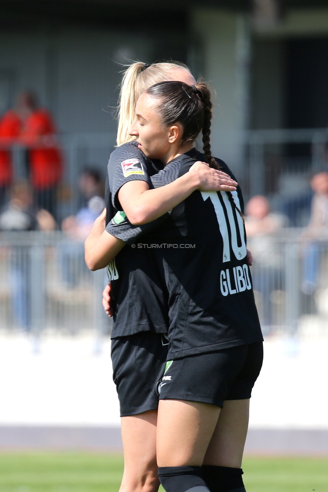 Sturm Damen - Bergheim
OEFB Frauen Bundesliga, 15. Runde, SK Sturm Graz Damen - FC Bergheim, Trainingszentrum Messendorf, Graz, 30.04.2022. 

Foto zeigt Sophie Hillebrand (Sturm Damen) und Andrea Glibo (Sturm Damen)
Schlüsselwörter: torjubel