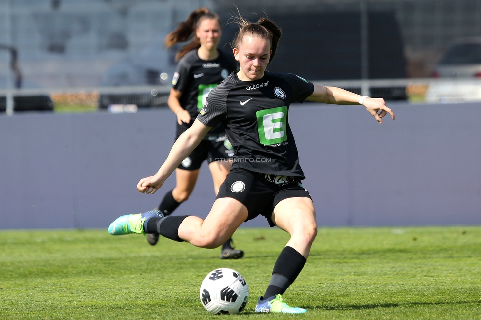 Sturm Damen - Bergheim
OEFB Frauen Bundesliga, 15. Runde, SK Sturm Graz Damen - FC Bergheim, Trainingszentrum Messendorf, Graz, 30.04.2022. 

Foto zeigt Julia Keutz (Sturm Damen)
