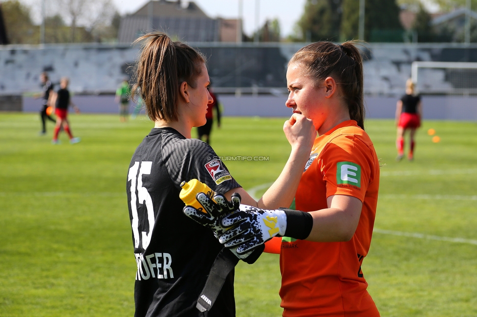 Sturm Damen - Bergheim
OEFB Frauen Bundesliga, 15. Runde, SK Sturm Graz Damen - FC Bergheim, Trainingszentrum Messendorf, Graz, 30.04.2022. 

Foto zeigt Sophie Maierhofer (Sturm Damen) und Mariella El Sherif (Sturm Damen)
