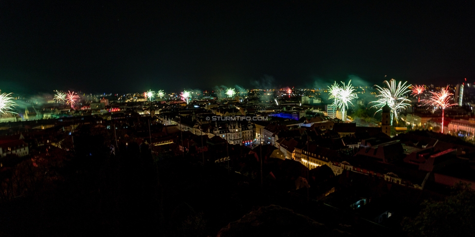 113 Jahre Sturm
113 Jahre SK Sturm Graz, Graz, 01.05.2022.

Foto zeigt ein Feuerwerk
Schlüsselwörter: pyrotechnik