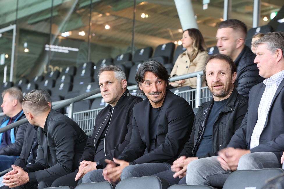 Gedenkfeier Ivica Osim
SK Sturm Graz Gedenkfeier Ivica Osim, Stadion Liebenau Graz, 04.05.2022.

Foto zeigt Ivica Vastic, Tomislav Kocijan und Hannes Reinmayr
