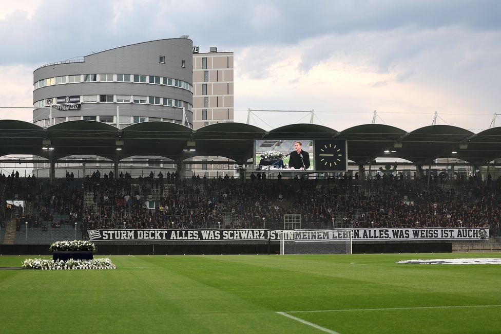 Gedenkfeier Ivica Osim
SK Sturm Graz Gedenkfeier Ivica Osim, Stadion Liebenau Graz, 04.05.2022.

Foto zeigt Fans von Sturm mit einem Spruchband fuer Ivica Osim (ehem. Trainer Sturm)
