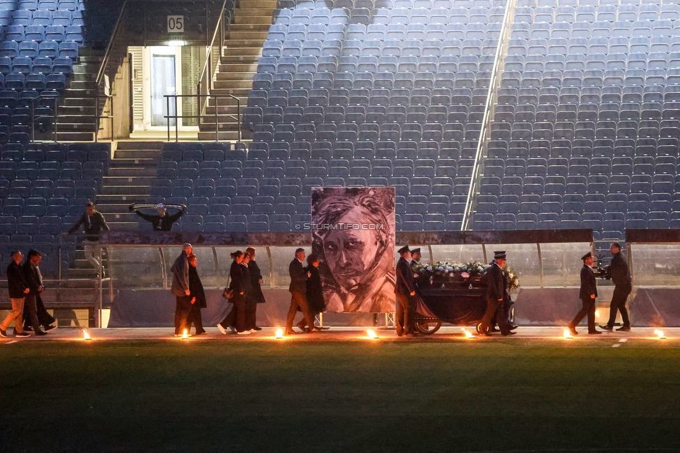 Gedenkfeier Ivica Osim
SK Sturm Graz Gedenkfeier Ivica Osim, Stadion Liebenau Graz, 04.05.2022.

Foto zeigt den Trauerzug
