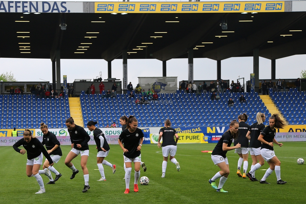 St. Poelten - Sturm Damen
OEFB Frauen Bundesliga, 16. Runde, SKN St. Poelten Frauen - SK Sturm Graz Damen, Arena St. Poelten, 07.05.2022. 

Foto zeigt die Mannschaft der Sturm Damen
