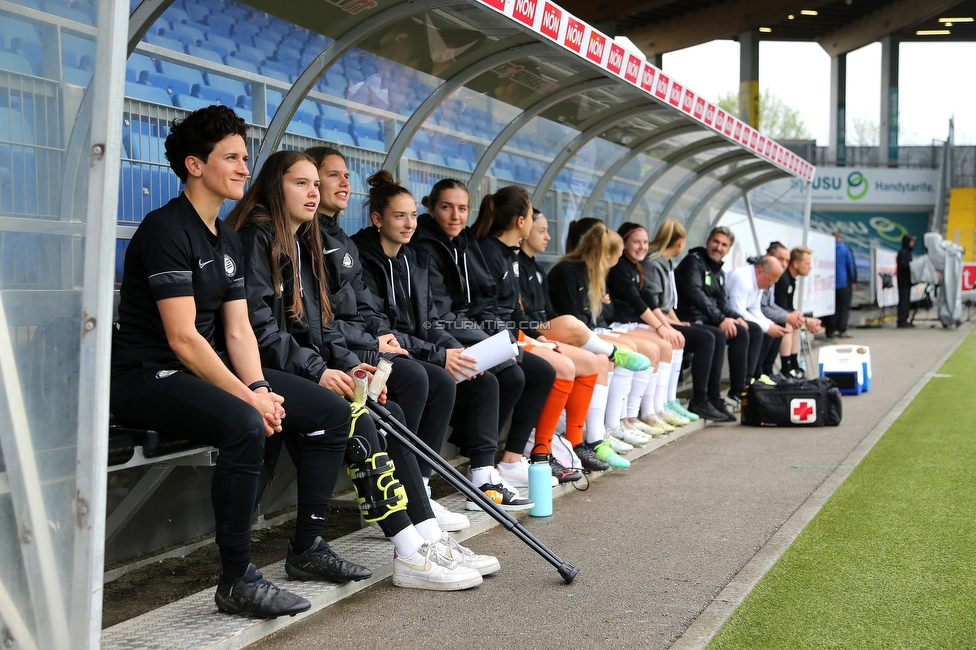 St. Poelten - Sturm Damen
OEFB Frauen Bundesliga, 16. Runde, SKN St. Poelten Frauen - SK Sturm Graz Damen, Arena St. Poelten, 07.05.2022. 

Foto zeigt die Ersatzbank der Sturm Damen
