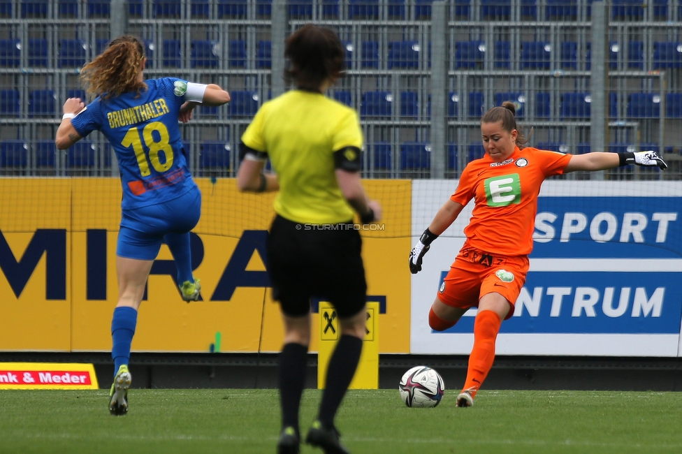 St. Poelten - Sturm Damen
OEFB Frauen Bundesliga, 16. Runde, SKN St. Poelten Frauen - SK Sturm Graz Damen, Arena St. Poelten, 07.05.2022. 

Foto zeigt Mariella El Sherif (Sturm Damen)
