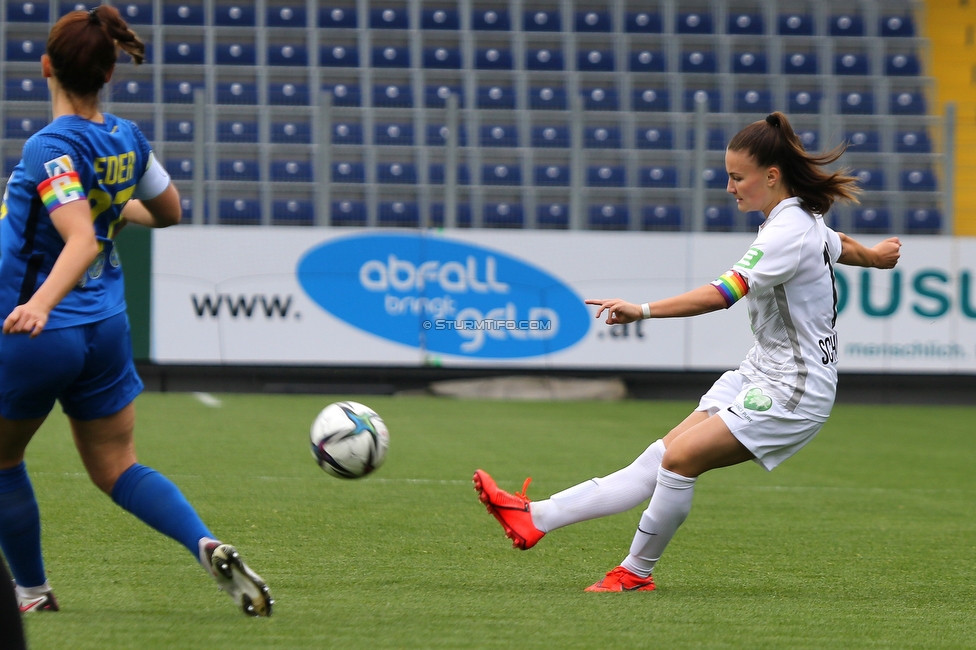 St. Poelten - Sturm Damen
OEFB Frauen Bundesliga, 16. Runde, SKN St. Poelten Frauen - SK Sturm Graz Damen, Arena St. Poelten, 07.05.2022. 

Foto zeigt Annabel Schasching (Sturm Damen)
