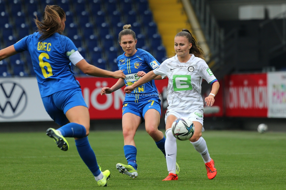 St. Poelten - Sturm Damen
OEFB Frauen Bundesliga, 16. Runde, SKN St. Poelten Frauen - SK Sturm Graz Damen, Arena St. Poelten, 07.05.2022. 

Foto zeigt Annabel Schasching (Sturm Damen)
