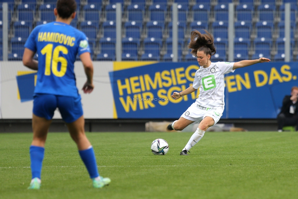 St. Poelten - Sturm Damen
OEFB Frauen Bundesliga, 16. Runde, SKN St. Poelten Frauen - SK Sturm Graz Damen, Arena St. Poelten, 07.05.2022. 

Foto zeigt Stefanie Grossgasteiger (Sturm Damen)
