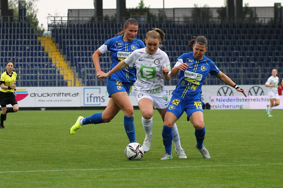 St. Poelten - Sturm Damen
OEFB Frauen Bundesliga, 16. Runde, SKN St. Poelten Frauen - SK Sturm Graz Damen, Arena St. Poelten, 07.05.2022. 

Foto zeigt Anna Maria Wirnsberger (Sturm Damen)
