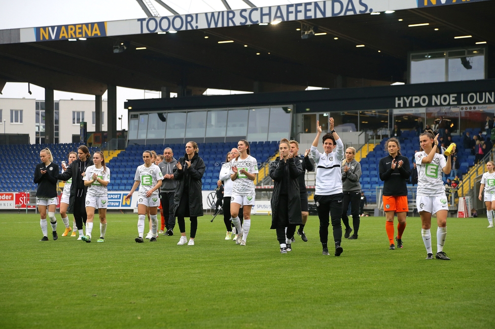 St. Poelten - Sturm Damen
OEFB Frauen Bundesliga, 16. Runde, SKN St. Poelten Frauen - SK Sturm Graz Damen, Arena St. Poelten, 07.05.2022. 

Foto zeigt die Mannschaft der Sturm Damen
