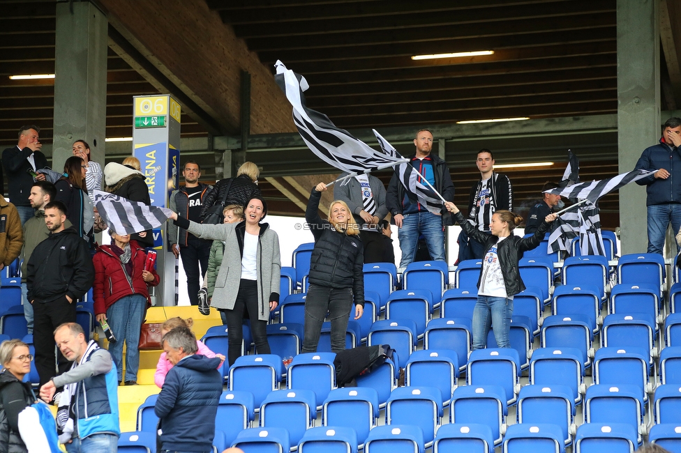 St. Poelten - Sturm Damen
OEFB Frauen Bundesliga, 16. Runde, SKN St. Poelten Frauen - SK Sturm Graz Damen, Arena St. Poelten, 07.05.2022. 

Foto zeigt Fans von Sturm
