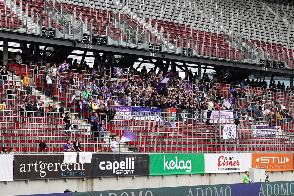 Klagenfurt - Sturm Graz
Oesterreichische Fussball Bundesliga, 30. Runde, SK Austria Klagenfurt - SK Sturm Graz, Woerthersee Stadion Klagenfurt, 08.05.2022. 

Foto zeigt Fans von A. Klagenfurt
