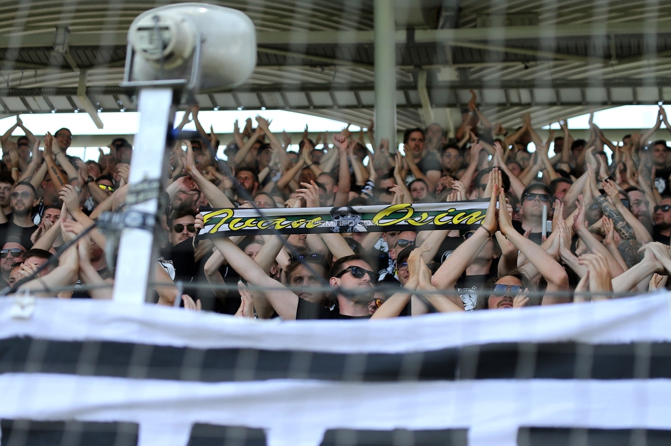 Sturm Graz - Wolfsberg
Oesterreichische Fussball Bundesliga, 31. Runde, SK Sturm Graz - Wolfsberger AC, Stadion Liebenau Graz, 15.05.2022. 

Foto zeigt Fans von Sturm
