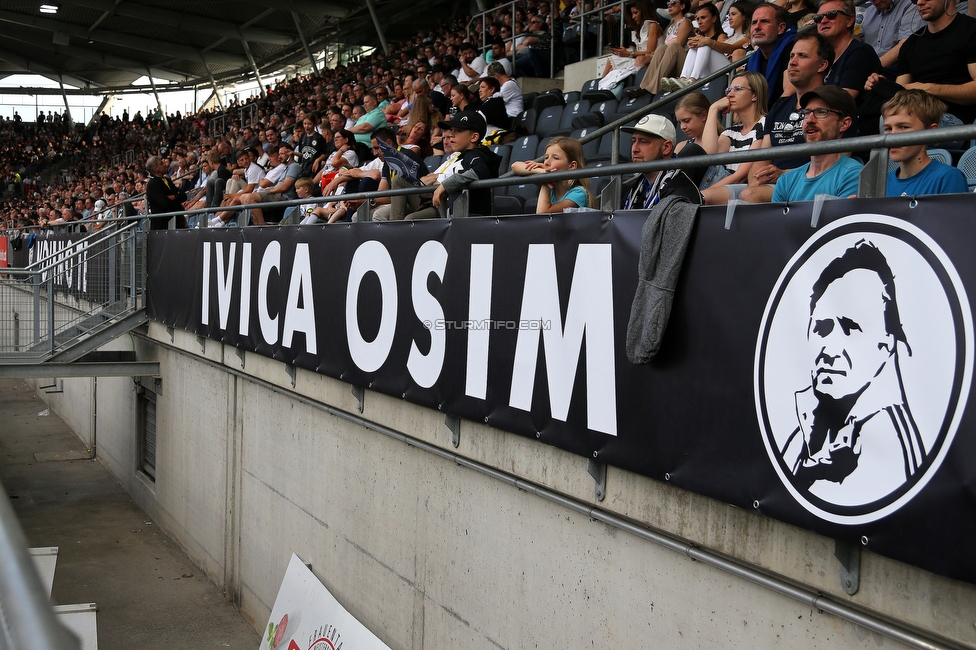 Sturm Graz - Wolfsberg
Oesterreichische Fussball Bundesliga, 31. Runde, SK Sturm Graz - Wolfsberger AC, Stadion Liebenau Graz, 15.05.2022. 

Foto zeigt Fans von Sturm mit einem Spruchband fuer Ivica Osim (ehem. Trainer Sturm)
