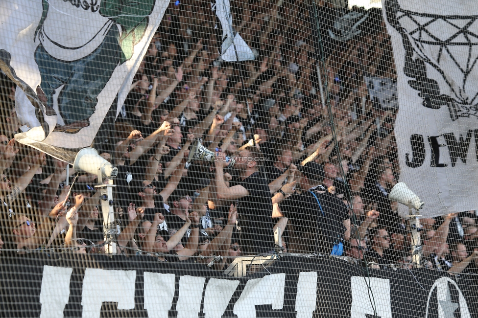 Sturm Graz - Wolfsberg
Oesterreichische Fussball Bundesliga, 31. Runde, SK Sturm Graz - Wolfsberger AC, Stadion Liebenau Graz, 15.05.2022. 

Foto zeigt Fans von Sturm
Schlüsselwörter: jewels