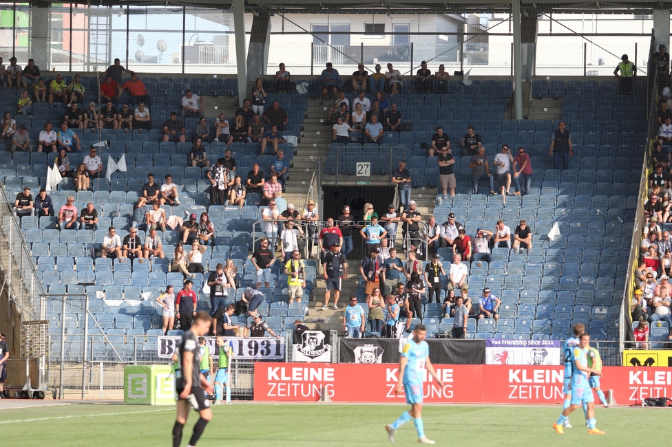 Sturm Graz - Wolfsberg
Oesterreichische Fussball Bundesliga, 31. Runde, SK Sturm Graz - Wolfsberger AC, Stadion Liebenau Graz, 15.05.2022. 

Foto zeigt Fans von Wolfsberg
