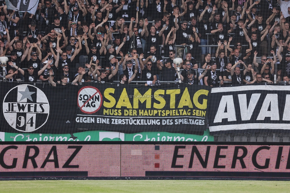 Sturm Graz - Wolfsberg
Oesterreichische Fussball Bundesliga, 31. Runde, SK Sturm Graz - Wolfsberger AC, Stadion Liebenau Graz, 15.05.2022. 

Foto zeigt Fans von Sturm mit einem Spruchband
Schlüsselwörter: samstag