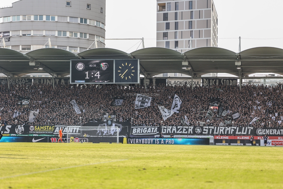 Sturm Graz - Wolfsberg
Oesterreichische Fussball Bundesliga, 31. Runde, SK Sturm Graz - Wolfsberger AC, Stadion Liebenau Graz, 15.05.2022. 

Foto zeigt Fans von Sturm
