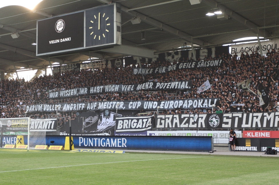 Sturm Graz - Wolfsberg
Oesterreichische Fussball Bundesliga, 31. Runde, SK Sturm Graz - Wolfsberger AC, Stadion Liebenau Graz, 15.05.2022. 

Foto zeigt Fans von Sturm mit einem Spruchband
Schlüsselwörter: saison