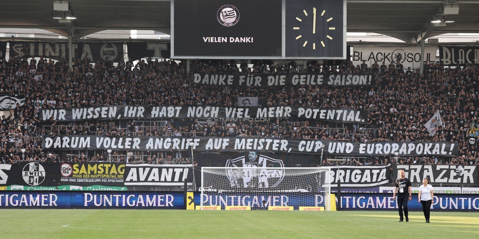 Sturm Graz - Wolfsberg
Oesterreichische Fussball Bundesliga, 31. Runde, SK Sturm Graz - Wolfsberger AC, Stadion Liebenau Graz, 15.05.2022. 

Foto zeigt Fans von Sturm mit einem Spruchband
Schlüsselwörter: saison