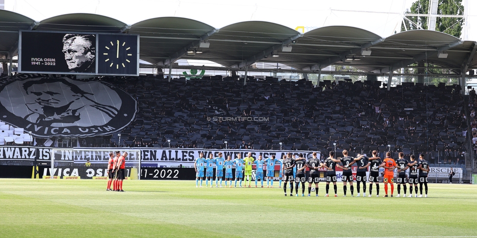 Sturm Graz - Wolfsberg
Oesterreichische Fussball Bundesliga, 31. Runde, SK Sturm Graz - Wolfsberger AC, Stadion Liebenau Graz, 15.05.2022. 

Foto zeigt die Mannschaft von Sturm bei einer Trauerminute
