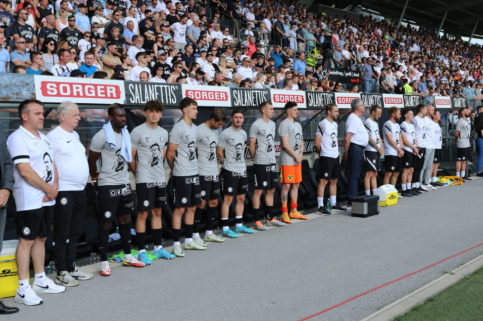 Sturm Graz - Wolfsberg
Oesterreichische Fussball Bundesliga, 31. Runde, SK Sturm Graz - Wolfsberger AC, Stadion Liebenau Graz, 15.05.2022. 

Foto zeigt die Ersatzbank von Sturm bei einer Trauerminute
