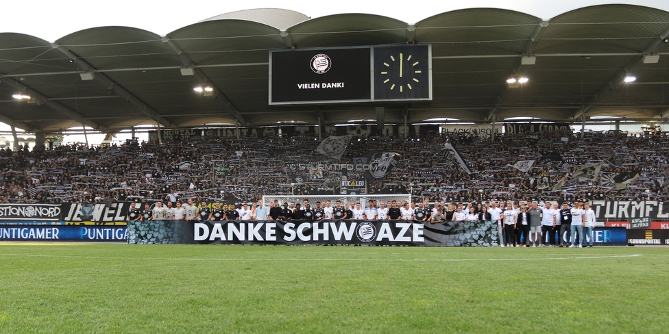Sturm Graz - Wolfsberg
Oesterreichische Fussball Bundesliga, 31. Runde, SK Sturm Graz - Wolfsberger AC, Stadion Liebenau Graz, 15.05.2022. 

Foto zeigt Fans von Sturm und die Mannschaft von Sturm
Schlüsselwörter: schals