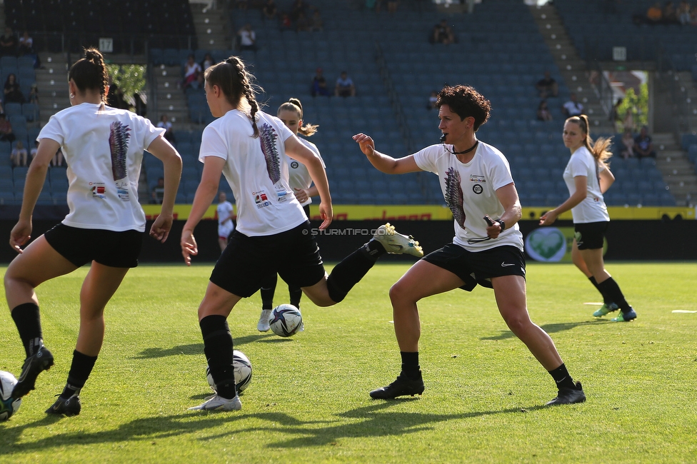 Sturm Damen - Neulengbach
OEFB Frauen Bundesliga, 17. Runde, SK Sturm Graz Damen - USV Neulengbach, Stadion Liebenau Graz, 20.05.2022. 

Foto zeigt Emily Cancienne (Assistenz Trainer Sturm Damen)
