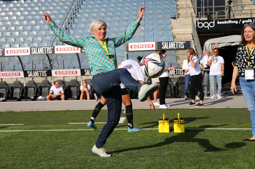 Sturm Damen - Neulengbach
OEFB Frauen Bundesliga, 17. Runde, SK Sturm Graz Damen - USV Neulengbach, Stadion Liebenau Graz, 20.05.2022. 

Foto zeigt Barbara Muhr (Vorstand MCG)
