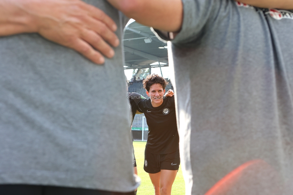 Sturm Damen - Neulengbach
OEFB Frauen Bundesliga, 17. Runde, SK Sturm Graz Damen - USV Neulengbach, Stadion Liebenau Graz, 20.05.2022. 

Foto zeigt Emily Cancienne (Assistenz Trainer Sturm Damen)
