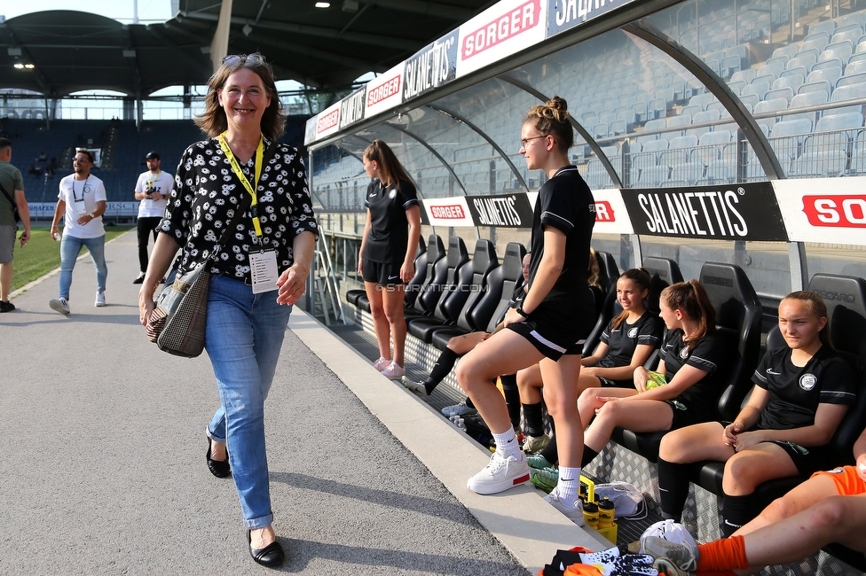 Sturm Damen - Neulengbach
OEFB Frauen Bundesliga, 17. Runde, SK Sturm Graz Damen - USV Neulengbach, Stadion Liebenau Graz, 20.05.2022. 

Foto zeigt Elke Kahr (Buergermeisterin)
