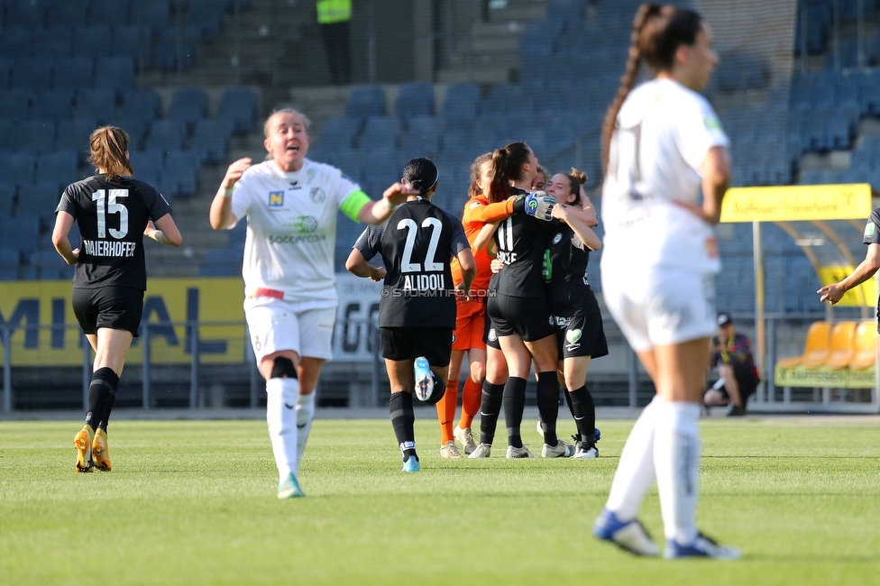 Sturm Damen - Neulengbach
OEFB Frauen Bundesliga, 17. Runde, SK Sturm Graz Damen - USV Neulengbach, Stadion Liebenau Graz, 20.05.2022. 

Foto zeigt Sophie Maierhofer (Sturm Damen), Marie-Yasmine Alidou (Sturm Damen) und Anna Malle (Sturm Damen)
Schlüsselwörter: torjubel